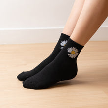 Load image into Gallery viewer, Cute Daisy Flower Socks for Women
