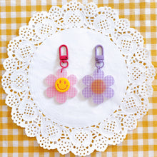 Load image into Gallery viewer, Cute Smiley Flower Keyring (pink, purple, yellow, green)
