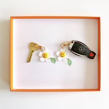 Load image into Gallery viewer, Happy Flower Keychain
