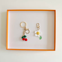 Load image into Gallery viewer, Happy Flower Keychain
