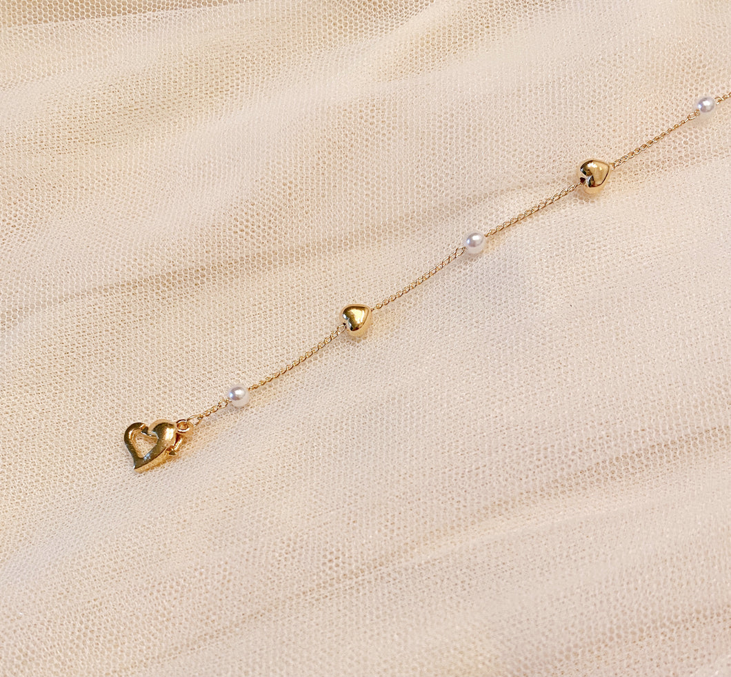 Cute Pearl and Gold Heart Mask Chain Necklace Holder with Heart Clips